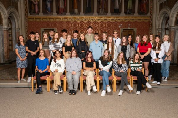 Klassenfotos – HLW Biedermannsdorf Bei Wien