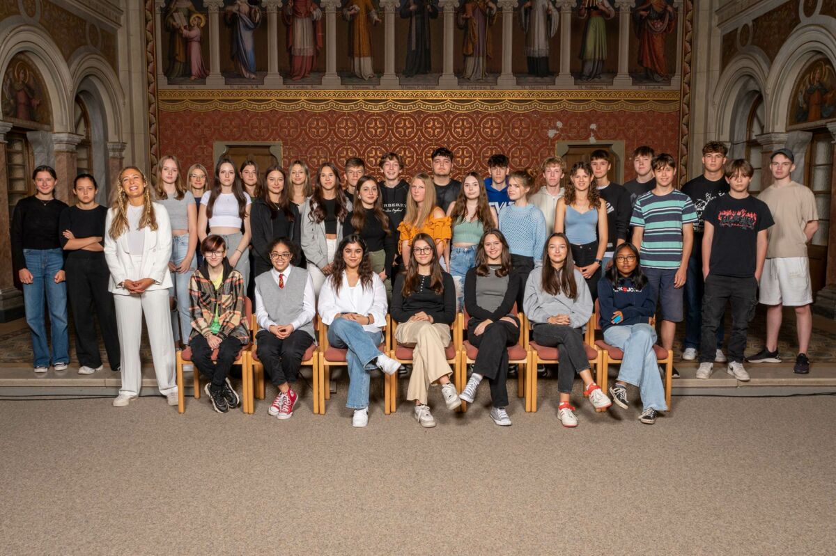 Klassenfotos – HLW Biedermannsdorf Bei Wien